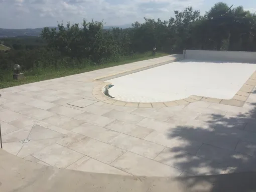 Habillage dalle en carrelage grès ceram 60x120, Saint-Étienne, BESSARDET Paysage