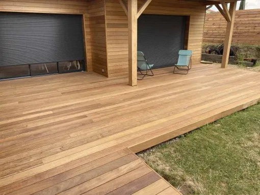 Terrasse en bois IPE à Saint-Étienne, Saint-Étienne, BESSARDET Paysage