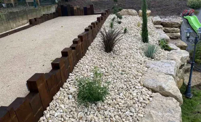 Aménagement d'un terrain de pétanque à Saint-Étienne, Saint-Étienne, BESSARDET Paysage